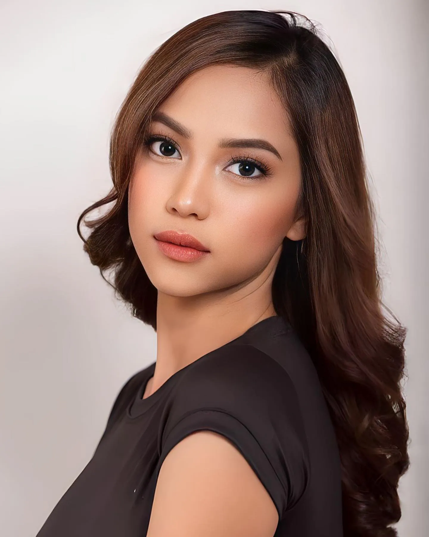 Alona Navarro - alona-navarro-sexy-18.webp
